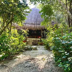 Glamping Bunga Lotus Campsite Tulum